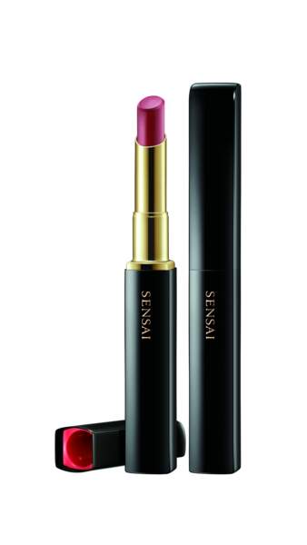 Contour lèvres à rouge, Sensai, 12€ le flacon et 30€ la recharge disponible en 12 teintes sur sensai-cosmetics.com