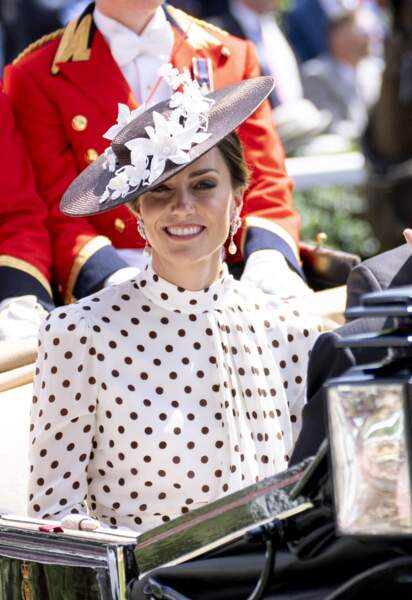 Kate Middleton est apparue tout sourire au Royal Ascot, ce vendredi 17 juin.