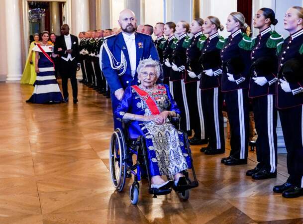 La princesse Astrid lors du dîner de gala pour célébrer le 18ème anniversaire de la princesse Ingrid Alexandra, au Palais d'Oslo, Norvège, le 17 juin 2022.