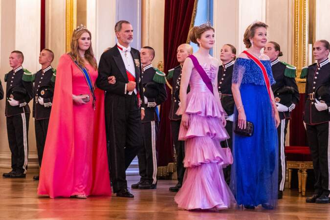La princesse Catharina-Amalia des Pays-Bas, le roi Felipe VI d'Espagne, la princesse Elisabeth de Belgique et la reine Mathilde de Belgique lors du dîner de gala pour célébrer le 18ème anniversaire de la princesse Ingrid Alexandra, au Palais d'Oslo, Norvège, le 17 juin 2022. 