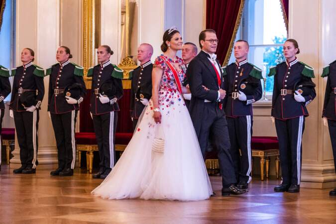La princesse Victoria de Suède et le prince Daniel de Suède lors du dîner de gala pour célébrer le 18ème anniversaire de la princesse Ingrid Alexandral au Palais d'Oslo, Norvège, le 17 juin 2022.
