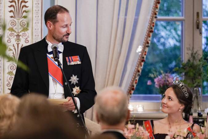 Le prince Haakon de Norvège et la princesse Ingrid Alexandra de Norvège lors du dîner de gala pour célébrer le 18ème anniversaire de la princesse Ingrid Alexandra, au Palais d'Oslo, Norvège, le 17 juin 2022. 