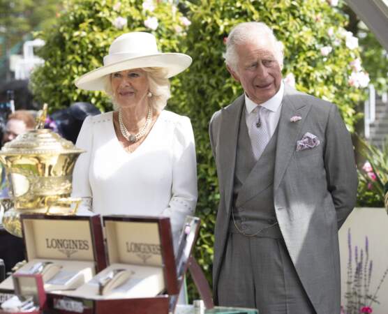 Le prince Charles avec Camilla Parker Bowles à l'hippodrome d'Ascot dans le Berkshire le 15 juin