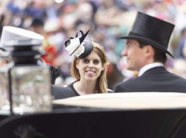 La princesse Beatrice d'York est apparue souriante, au côté de son mari Edoardo Mapelli Mozzi lors du cinquième et dernier jour de la Royal Ascot 2022, à l'hippodrome d'Ascot, Berkshire, Royaume Uni, le 18 juin 2022.