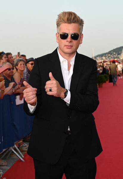 Benjamin Biolay fait le show sur le tapis rouge lors du 36ème festival du film de Cabourg le 17 juin