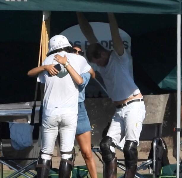 Meghan Markle supportrice de charme et câline pour son époux Harry lors d'un match de polo, le 18 juin 2022