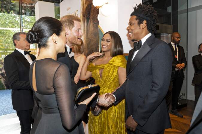 Beyoncé et Jay-Z avec le prince Harry et Meghan Markle à la première du film “Le Roi Lion“ à Londres, en 2019