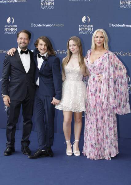 Jason Priestley avec sa femme Naomi et leurs enfants Dashiell et Ava.