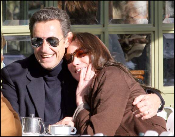 Nicolas Sarkozy, l'ancien président de droite, et sa femme, la chanteuse Carla Bruni