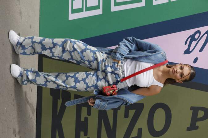 Thylane Blondeau en tenue fleurie au défilé de mode homme Kenzo printemps / été 2023, dimanche 26 avril 