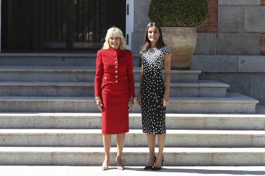 La reine Letizia reçoit la première dame des Etats-Unis, Jill Biden au palais Zarzuela à Madrid le 27 juin 2022.