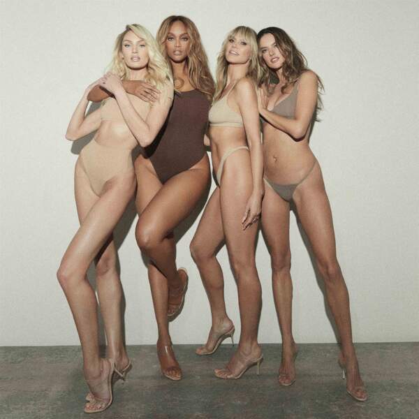 Tyra Banks, Heidi Klum, Alessandra Ambrosio et Candice Swanepoel posent pour une publicité "Skims Shapewear", la marque de K. Kardashian.