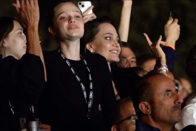 Angelina Jolie et sa fille Shiloh sont apparues particulièrement complices lors du concert de Måneskin, au "Circo Massimo", à Rome, le 9 juillet 2022.