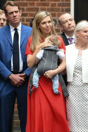 Carrie Johnson et sa fille Romy assistent au discours de démission de Boris Johnson, le 7 juillet 2022