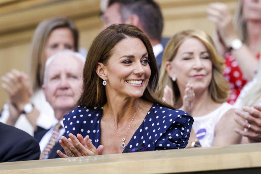 Kate Middleton est rayonnante à la finale du tournoi de Grand Chelem, Wimbledon le 10 juillet 2022. 