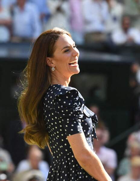 Kate Middleton lâche ses beaux cheveux longs, le 10 juillet 2022. 