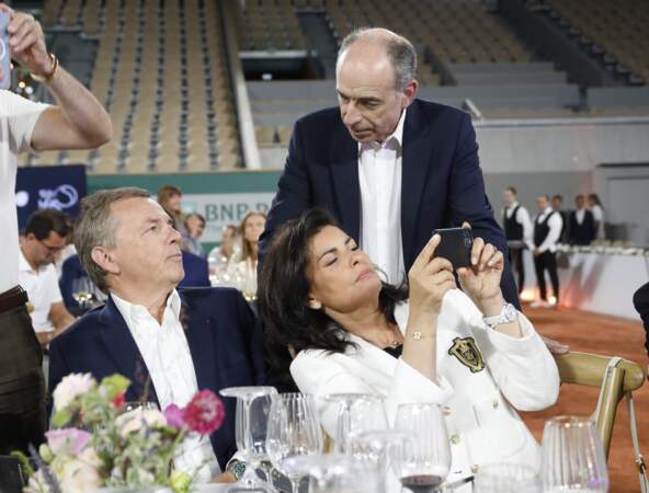 Alain Weill, Jean-François Copé et sa femme Nadia à Roland Garros, Paris le 5 juillet 2022 pour la soirée de gala "Coeur Central".