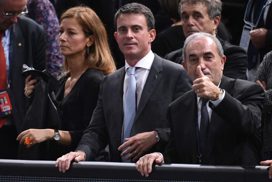 Anne Gravoin, son mari Manuel Valls et Jean Gachassin lors du tournoi BNP Paribas Masters 2015 à l'AccorHotels Arena à Paris, le 7 novembre 2015. 