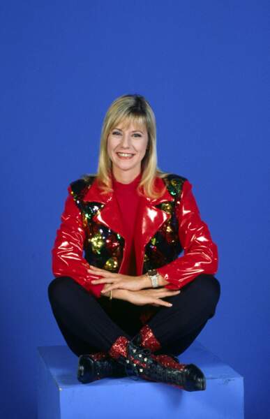 Dorothée adepte des looks colorés et pailletés en 1991.