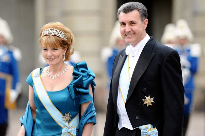 la princesse Margarita de Roumanie a porté plusieurs fois ce diadème Cartier, comme ici au côté du prince Radu, lors du mariage de la princesse Victoria de Suède et de Daniel Westling à Stockholm en juin 2010. 