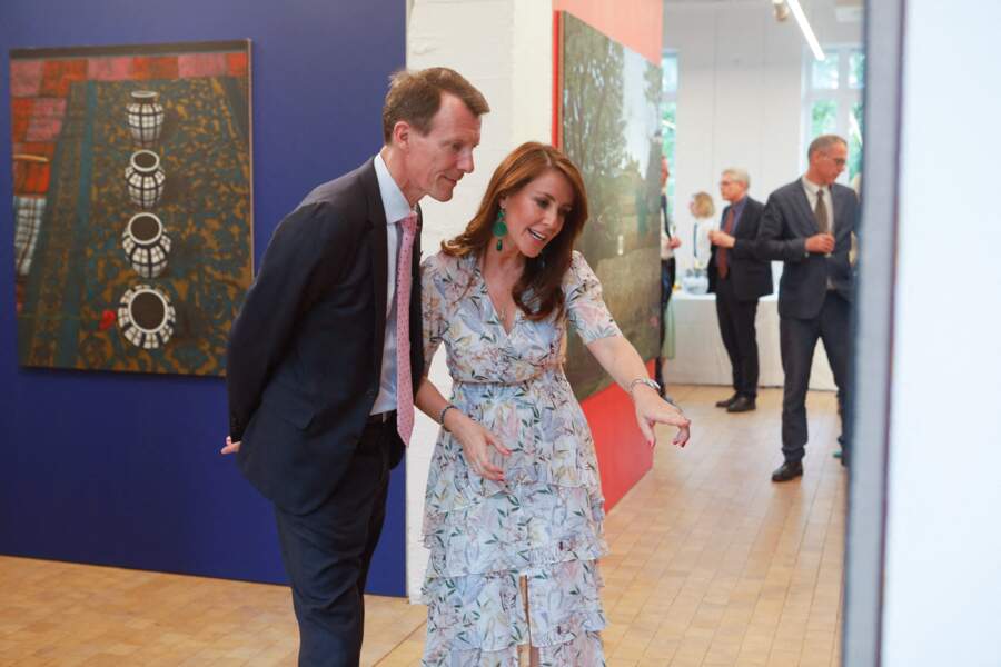 La princesse Marie de Danemark et son mari le prince Joachim de Danemark au vernissage de l'exposition du peintre Danois Jesper Christiansen à la maison du Danemark à Paris le 18 mai 2022.