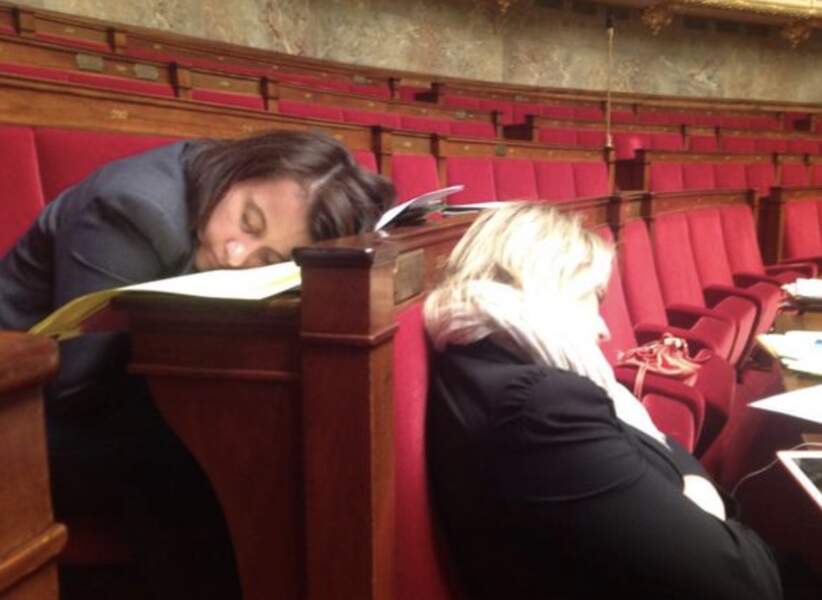 La sieste écrasante de Cécile Duflot et Barbara Pompili 