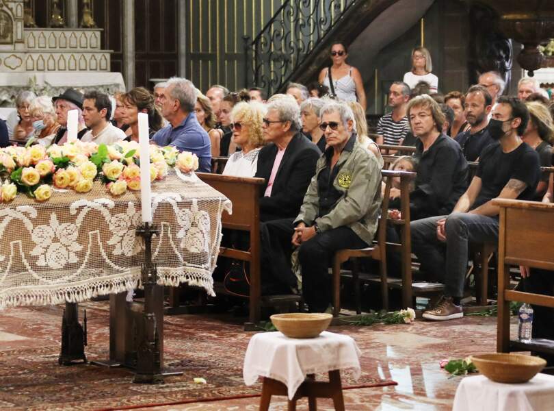 Anthony Delon, Gérard Lanvin et Cali très émus aux obsèques de Dani, le 26 juillet 2022