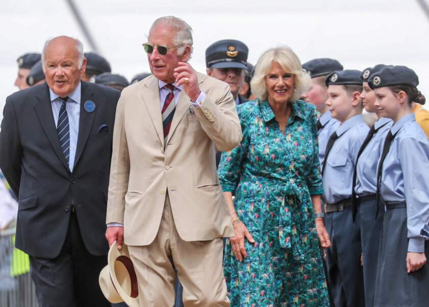 Le prince Charles et sa femme, Camilla Parker-Bowles, duchesse de Cornouailles, ont admiré le travail présenté au Sandringham Flower Show (Royaume-Uni), le 27 juillet 2022