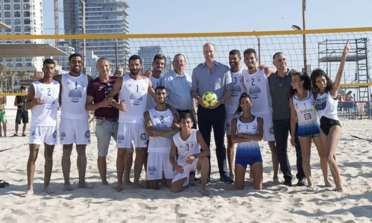 Le prince William sur la plage de Tel Aviv à l'occasion de son voyage officiel au Moyen-Orient, le 26 juin 2018