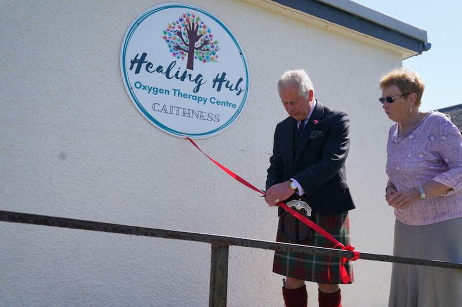 Le prince Charles inaugure le centre d'oxygénothérapie "Healing Hub".