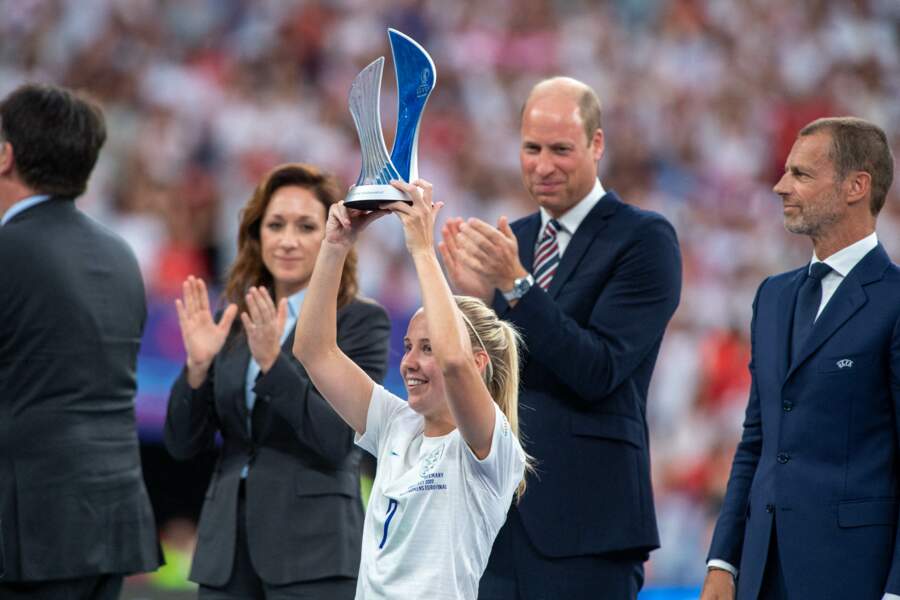 Le prince William très fier après la victoire de l'Angleterre face à l'Allemagne lors de la finale de l'Euro Féminin 2022, au Stade Wembley de Londres, le 31 juillet 2022