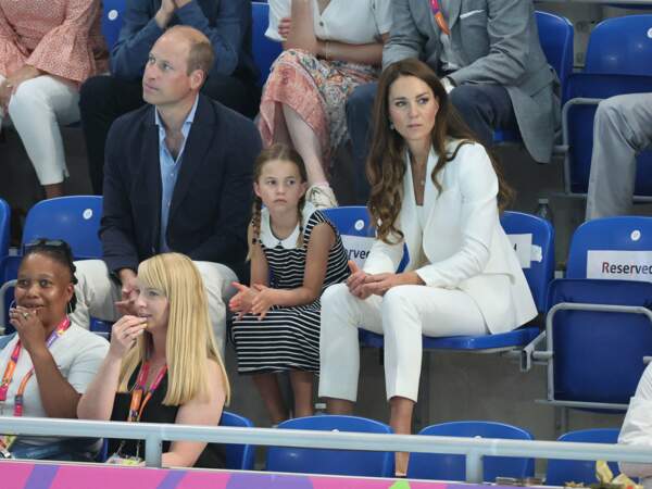 Kate Middleton et le prince William, ainsi que leur fille la Princesse Charlotte, se sont rendus à Birmingham, pour assister aux XXIIe Jeux du Commonwealth ce mardi 2 août 2022.  