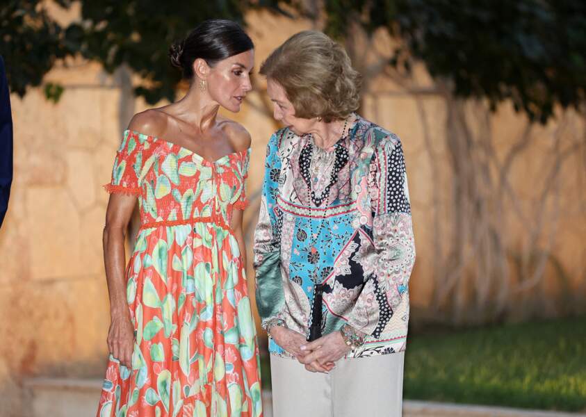 La reine Letizia d'Espagne avec la reine Sofia semblent très proches