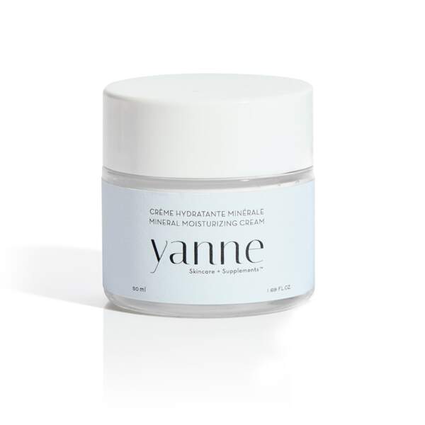 Crème Hydratante minérale de Yanne Skincare + Supplements, 45€ les 50 ml disponible sur www.yannewellness.com