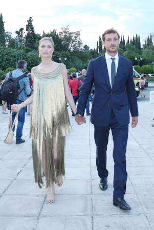 Beatrice Borromeo et son mari Pierre Casiraghi arrivent au défilé de mode Dior Cruise 2022 au stade Panathenaic à Athènes le 17 juin 2021.