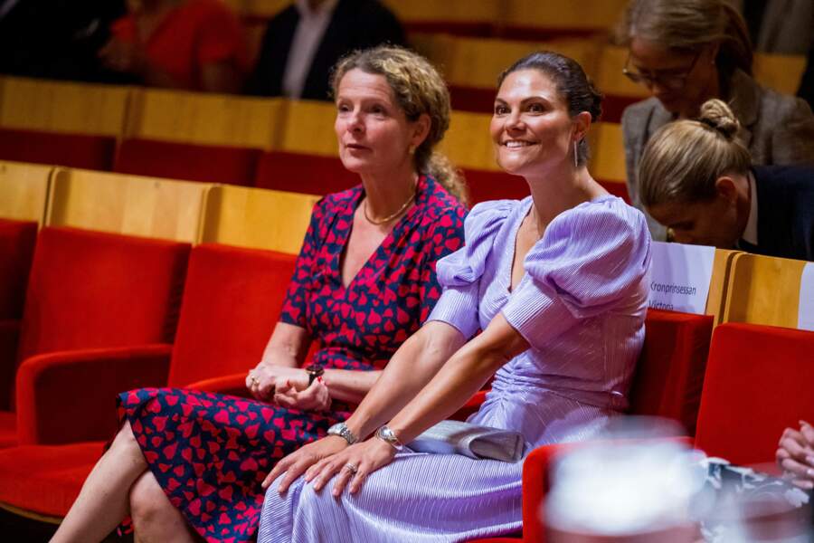 La princesse Victoria de Suède, sublime aux côtés de la journaliste Cecilia Benkö, au festival de la mer Baltique à Stockholm (Suède) le 25 août 2022