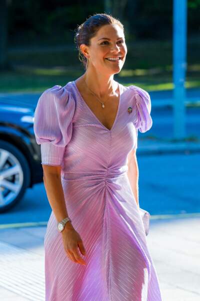 La princesse Victoria de Suède, très en valeur dans une robe violette au festival de la mer Baltique à Stockholm (Suède) le 25 août 2022