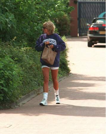 Lady Diana très sporty-casual en short et sweat, 28 août 1996