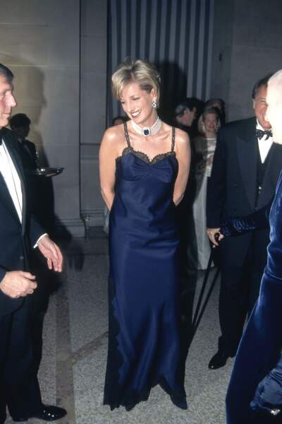 Lady Diana en sleep dress au Met Gala de New York, le 10 décembre 1996
