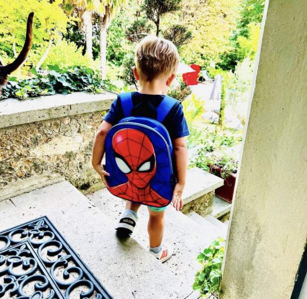 Pour l'occasion, Valentin a fait son entrée à l'école avec un superbe sac Spider-Man