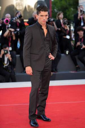 L'acteur de la Casa de Papel, Jaime Lorente, était présent à la projection du film "Bones And All" lors de la Mostra de Venise le 2 septembre.