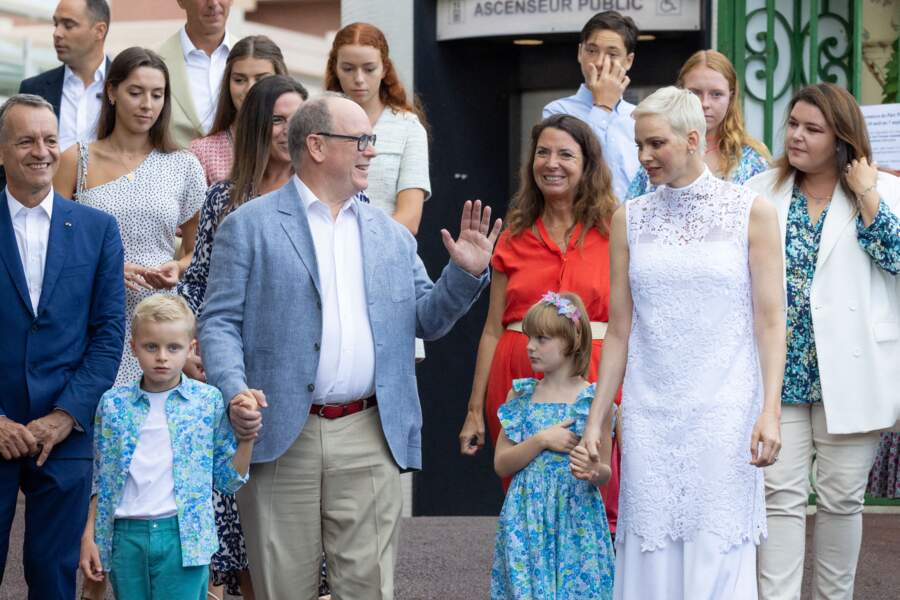 La princesse Charlene de Monaco, le prince Albert II de Monaco, le prince Jacques de Monaco, marquis des Baux, la princesse Gabriella de Monaco, comtesse de Carladès, le maire de Monaco Georges Marsan, Mélanie De Massy - 