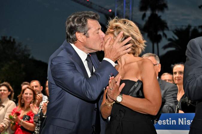 Laura Tenoudji a même échangé un baiser avec son mari Christian Estrosi, lors de cet événement niçois, le 2 septembre 2022.