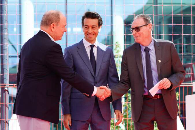 Le prince Albert II de Monaco, Juan Sartori, vice-président du club et Jean-Jacques Raffaele, maire de La Turbie, lors de l'inauguration du centre de performance de l'AS Monaco à La Turbie, le 5 septembre 2022. 