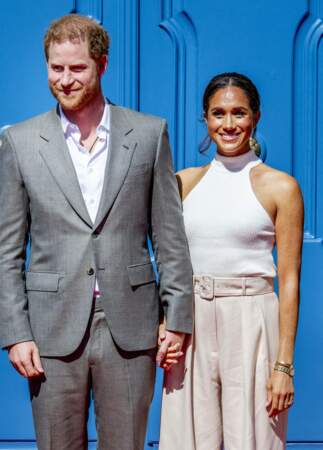 Meghan Markle et le prince Harry sont stylés en pantalon de costume en Allemagne, le 6 septembre 2022. 