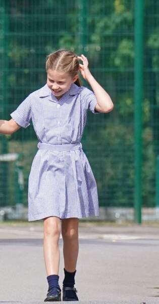 La princesse Charlotte ravissante pour sa rentrée à l'école Lambrook le 7 septembre 2022.