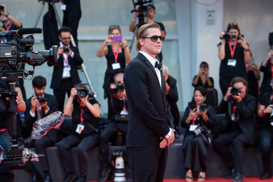 Brad Pitt ovationné et longuement photographié lors de la 79ème édition du festival international du film de Venise, la Mostra le 8 septembre 2022.