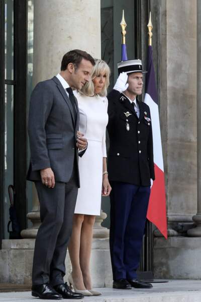 Brigitte Macron porte une robe midi à Paris, le 14 septembre 2022. 