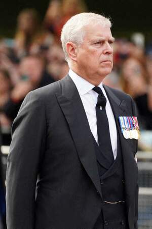 Le prince Andrew, duc d'York - Procession cérémonielle du cercueil de la reine Elizabeth II du palais de Buckingham à Westminster Hall à Londres, Royaume Uni, le 14 septembre 2022.