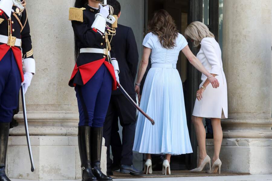 Brigitte Macron ainsi que la reine Rania de Jordanie sont complices à Paris, le 14 septembre 2022. 
